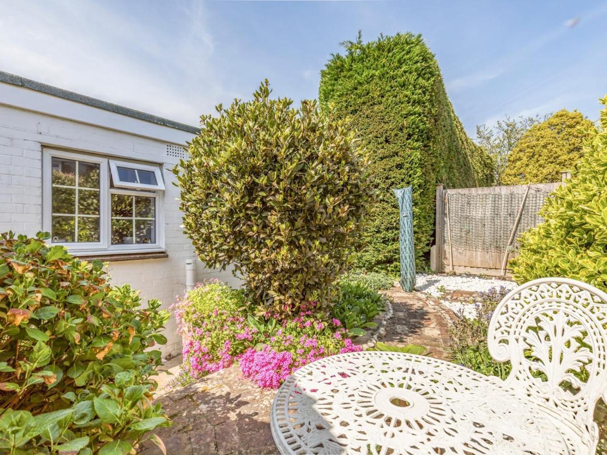 Pass The Keys Charming Apartment Attached To Thatched Cottage Chichester Zewnętrze zdjęcie