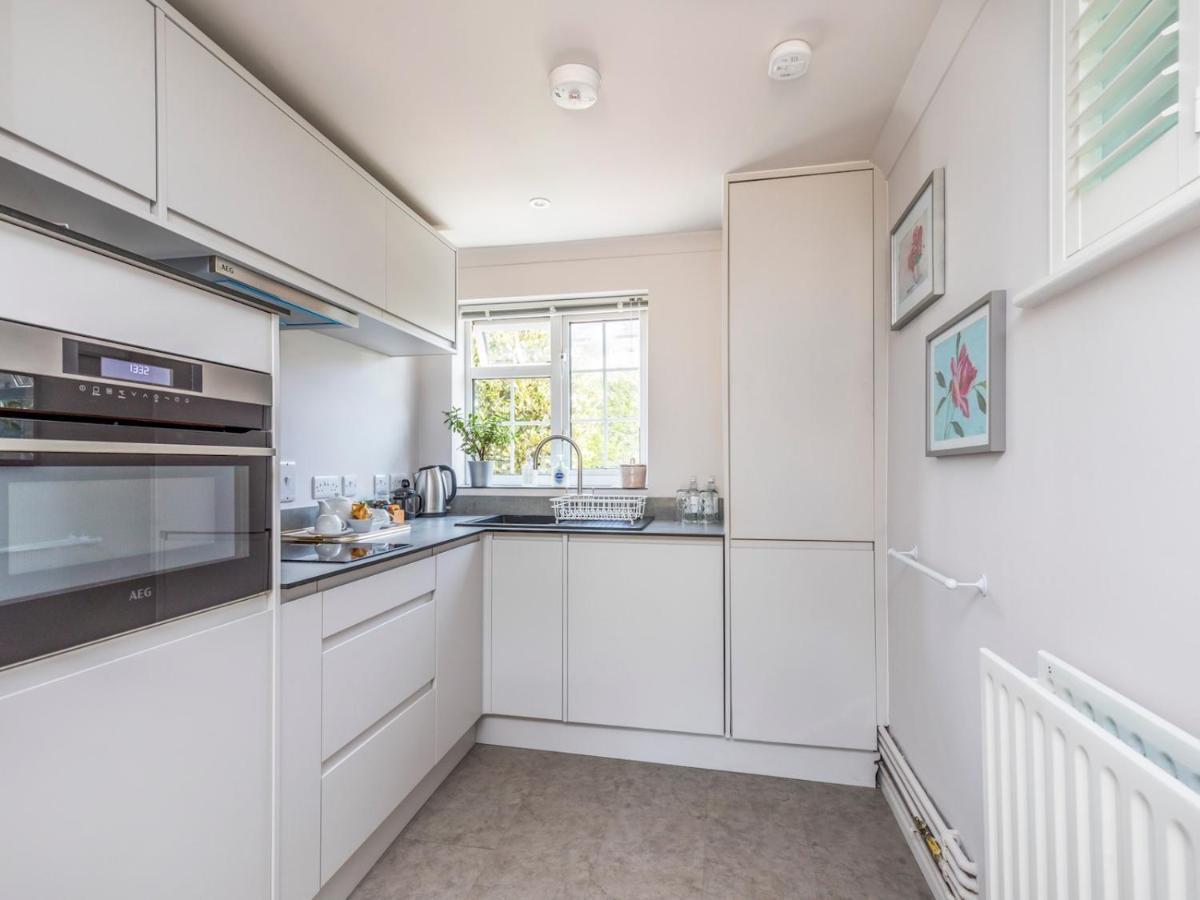Pass The Keys Charming Apartment Attached To Thatched Cottage Chichester Zewnętrze zdjęcie