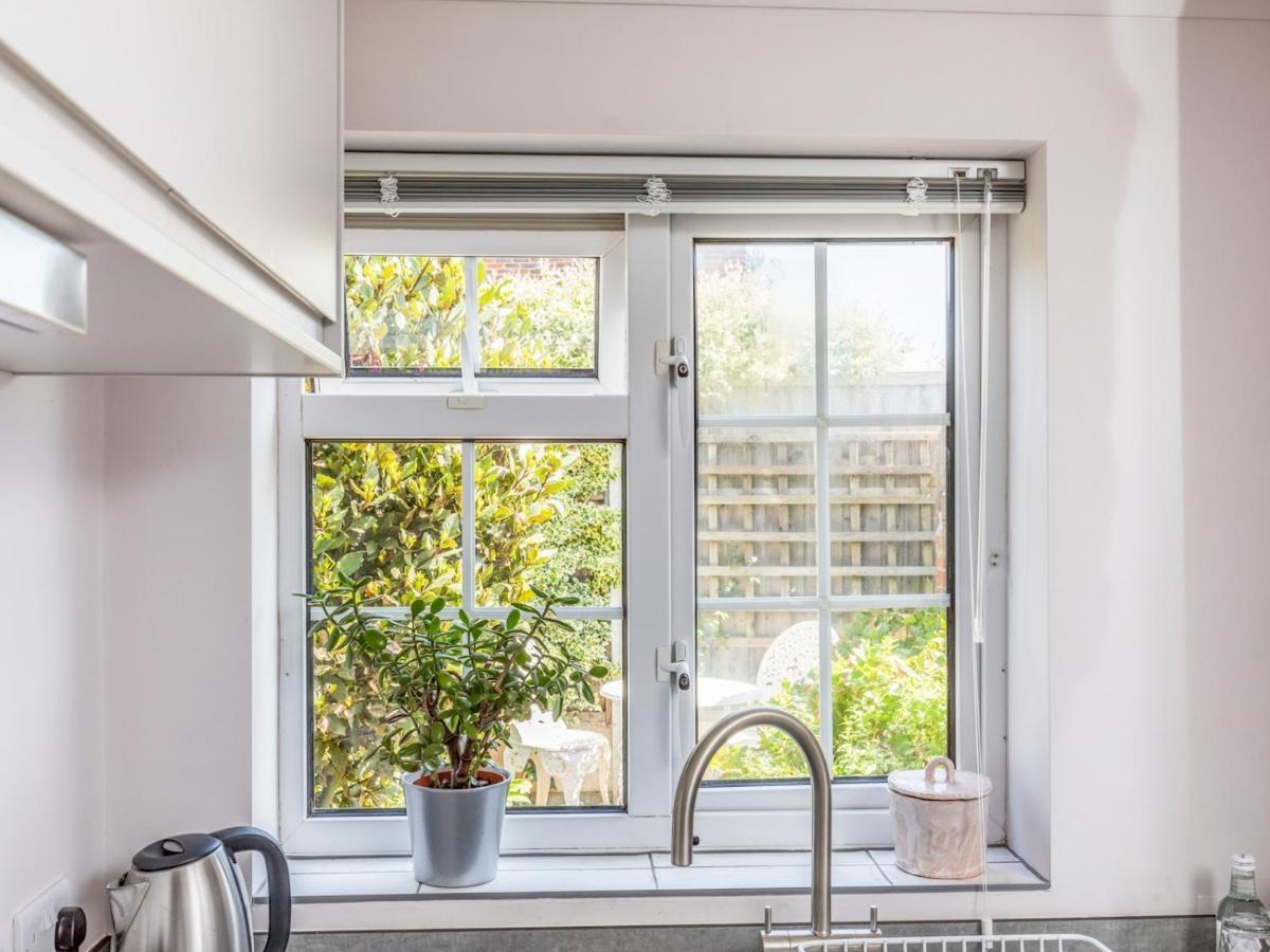 Pass The Keys Charming Apartment Attached To Thatched Cottage Chichester Zewnętrze zdjęcie